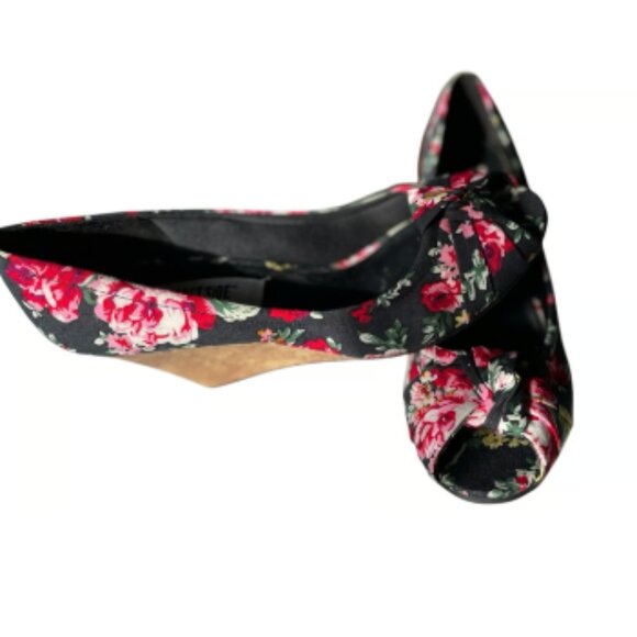 Lower East Side Women's Floral Cloth Peep Hole Wedges Size 10 - Picture 6 of 7